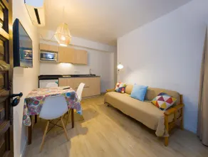 Nice, centrally located apartment near the beach - Image 5