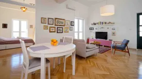 Artistic apartment overlooking the Old City - Image 2