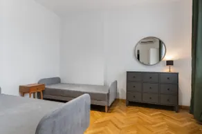 Industrial 2BD Flat - 3 Min to Metro & Stadium by Flat Manаger - Image 3