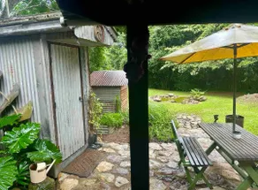 Dragonfly Cottage Off-grid rustic nature hideaway - Image 2