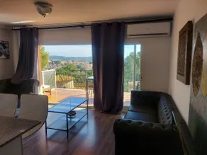Idyllic apartment with sea and mountain views. - Image 2