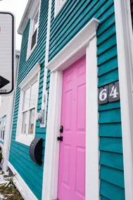 Cozy Modern Downtown Row-House - Image 2