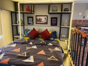 The Army House 3- luxury suite with ganga views - Image 2