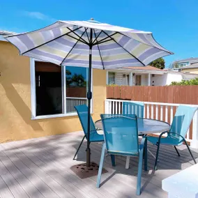 Classic PB Surf Cottage - Image 4