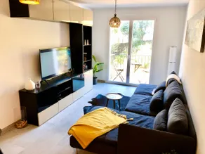 Modern Apartment, Free Garage Parking, Patio! - Image 2