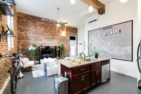 Cozy renovated apt walking to Main St Station &MCV - Image 2