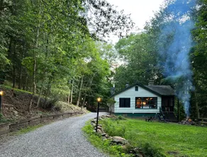 Nate's Cabin at Water's Edge - Image 2