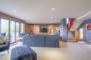 The Lakehouse 3 story house, sleeps 10, 2.5 baths - Image 3