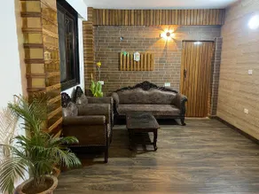 Fully furnished luxury apartment in prime location - Image 3