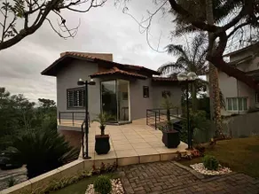 House with a games room, swimming pool and barbecue area. - Image 5