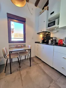 ♥STYLISH♥ Architect designed CENTRAL. ⭐SANITIZED⭐ - Image 3
