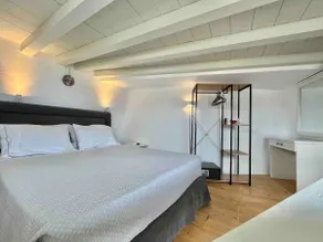 Crystal Suites - Image 2