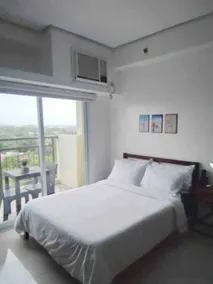Studio w/balcony, pool & direct access to mall - Image 2
