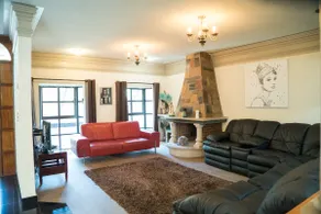 Big House in Amazing Location - Image 2