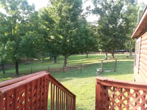 Little Log Cabin by the Lake - Image 3