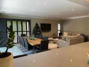 Luxury in the heart of Doreen - Image 2