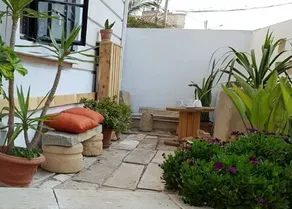 Private studio near beach with outside space - Image 3