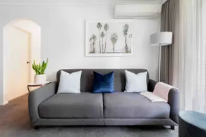 Harbourside Style, 2 Bed, A/C, Pool -Elizabeth Bay - Image 2