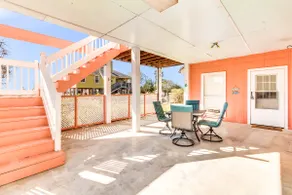 Precious Home on Canal with Boat Slip & Lift - Image 4