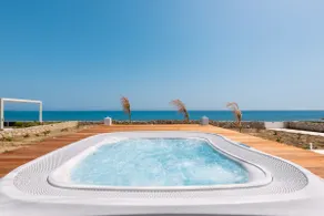 Nada Beachfront Villa - Image 3
