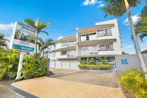 Tropical Setting at Beachside - 1 Bedroom - Image 4