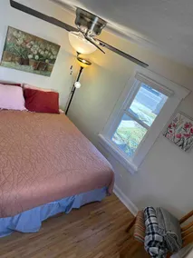 Centrally located/pets/kids/fenced yard/WiFi - Image 2