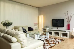 Maison côtière exclusive avec magnifique terrasse et wifi à 1 minute de la plage. - Image 2