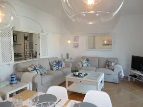 Beautiful penthouse with ocean and marina views - Image 3