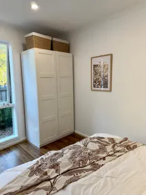 Guest house on the park - Image 3