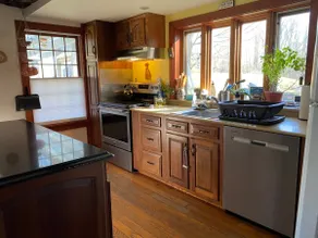 1800’s spacious farmhouse, beautiful outdoor area - Image 4
