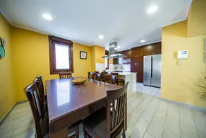 Exclusive and central home - Image 4