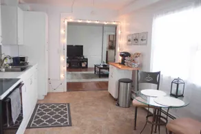 Downtown Marine City Private Apartment - Image 5