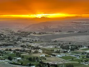 Wine Country Getaway with Amazing Views - Image 3