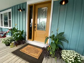 East Hill Stunner! The Beatrice Suite, a 3BR home. - Image 2