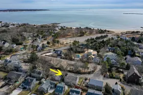 ★ Sunlit Escape: 200 Yards from the Beach! - Image 3