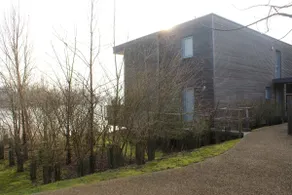 Stunning Lake House in the 5 star Lakes By Yoo Resort in Heart of The Cotswolds - Image 3