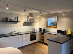 Studio apartment with lake view - Image 5