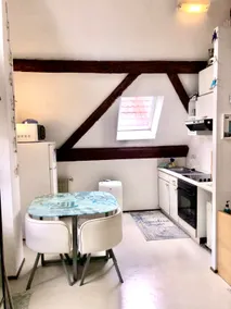 Cozy air-conditioned studio - Image 4