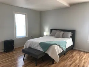 Downtown Loft (1,800 sq ft)- 6 blocks to beach🏖 - Image 3