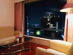 2-8 people, Jindian Hotel style high floor, SOGO business district, Feng Chia Night Market, Yizhong business district, high floor view, self check-in. - Image 4
