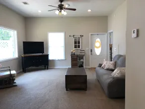 Mimosa Cottage Farm- 2br cottage & stalls. Masters - Image 3