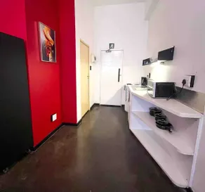Contemporary studio in the heart of Maboneng - Image 4