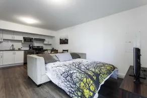 Robson Place Suite - Image 5