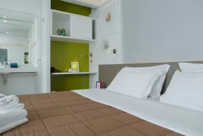 Bungalow Deluxe - Image 3