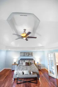 Luxury retreat, hot tub, Sleeps 10, Near NRG - Image 3
