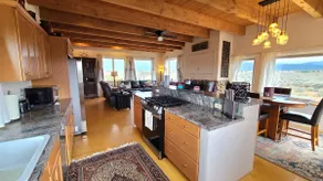 Serene, Pet Friendly Home with 360 Mountain Views - Image 5