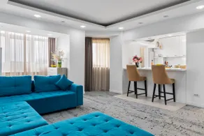 Skyline Retreat: Dream house in Unirii Square - Image 2