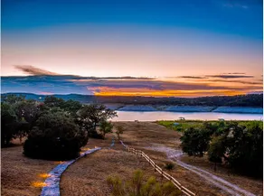 Ultimate Waterfront Escape Lake Travis, Austin TX! - Image 5