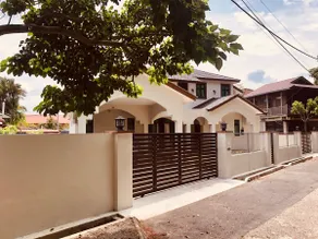 A warm bungalow with a lovely garden and serenity - Image 2