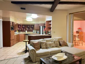 7 Rooms Historical Entire House— for large groups - Image 2